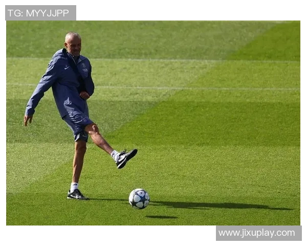 恩里克:舍瓦利耶已归队合练;我信任没人会质疑咱们的竞争力